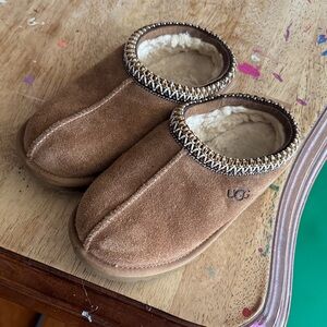 UGG Kids Tan Suede Slippers